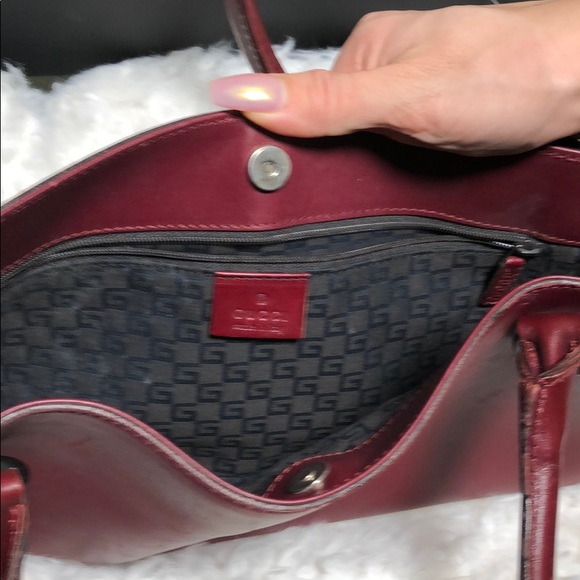 Deep red Gucci handbag w/ matching wallet - Picture 4 of 7
